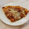 Sonkás pizzaszelet